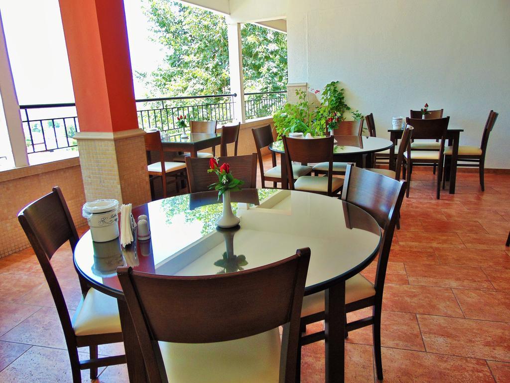 Hellas Hotel Kakopetriá Extérieur photo