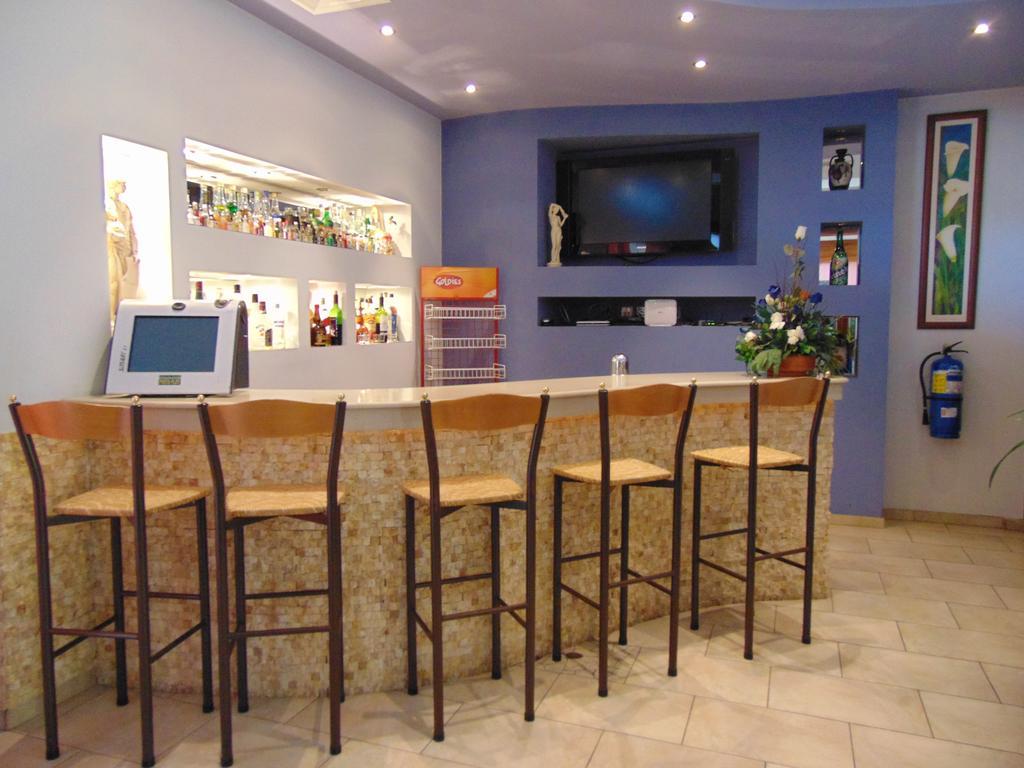 Hellas Hotel Kakopetriá Extérieur photo